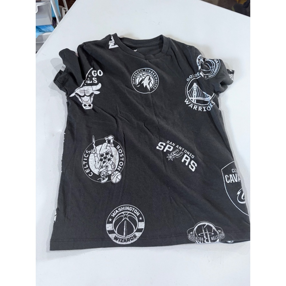 NBA Kids All Over Team Logo Graphic T-Shirt Black Bulls Celtics Warriors 3T07
